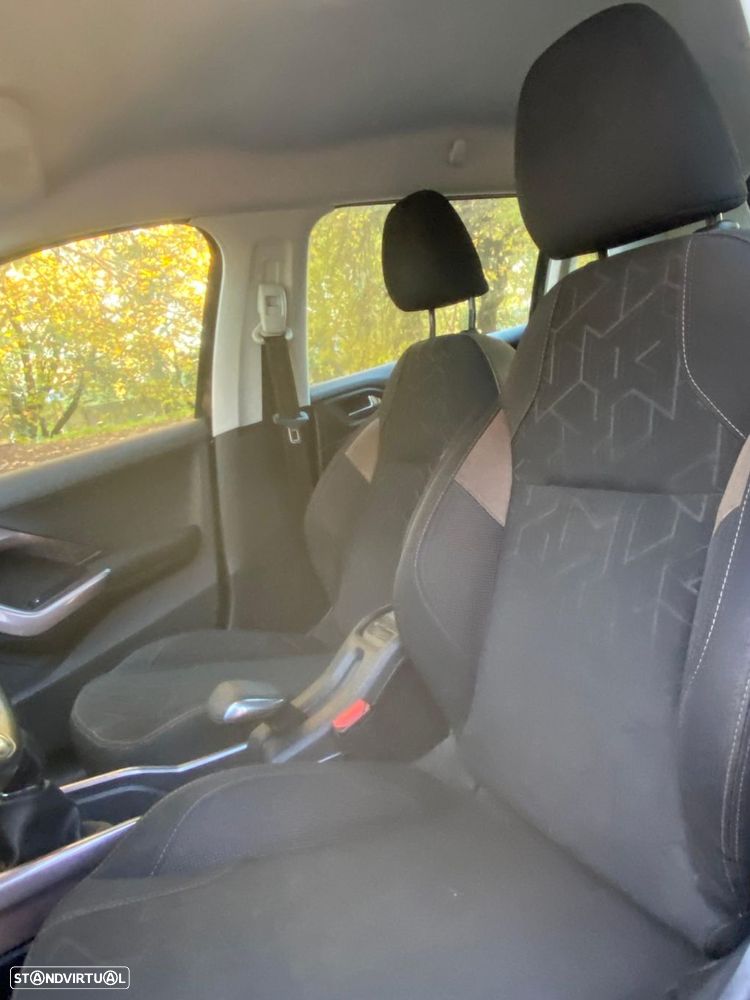 Peugeot 2008 1.6 BlueHDi Allure - 9