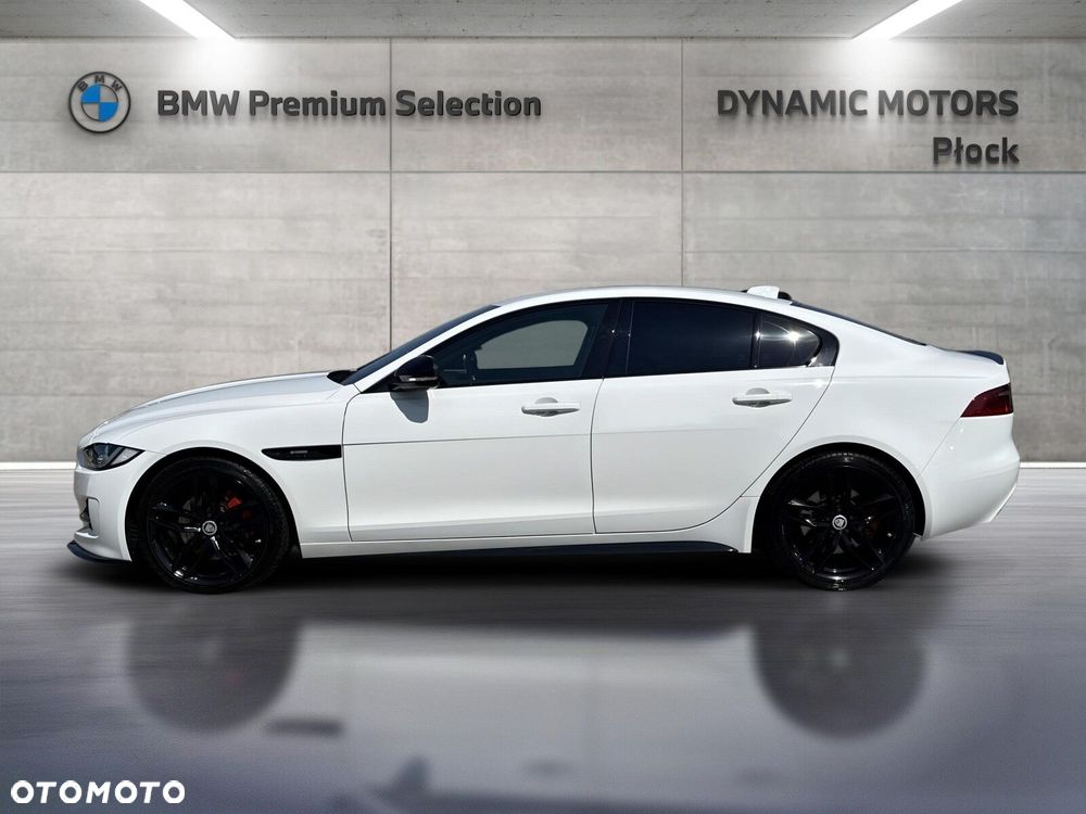 Jaguar XE - 3