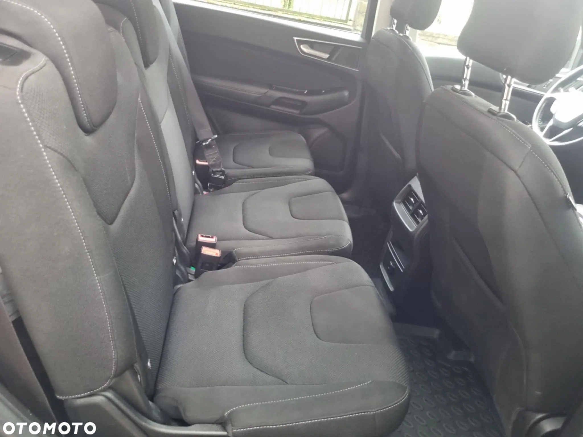 Ford S-Max - 11