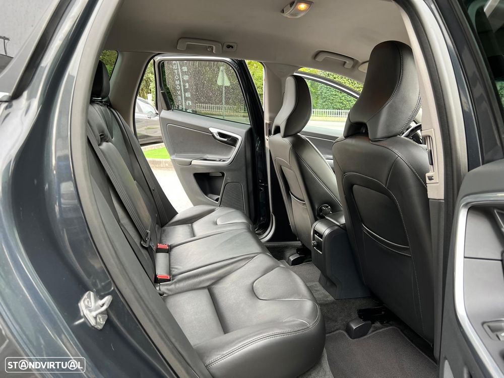 Volvo XC 60 D4 Summum - 9