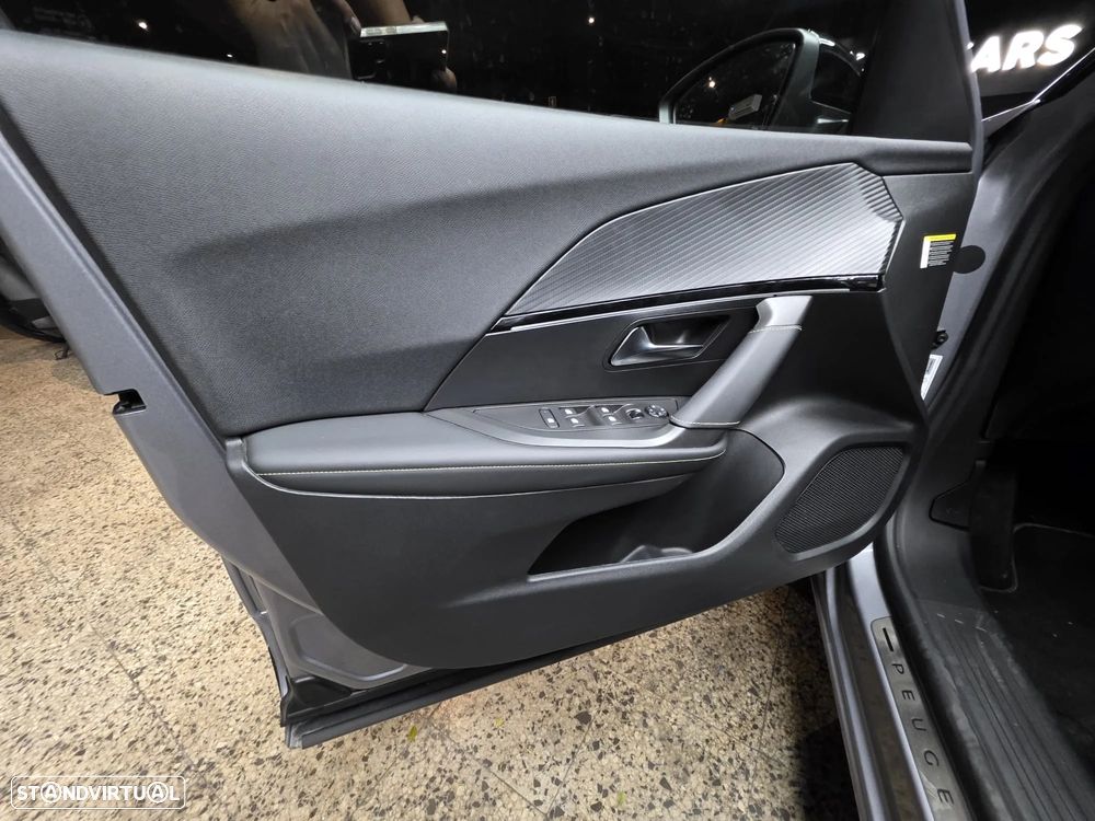 Peugeot e-2008 50 kWh GT Line - 28