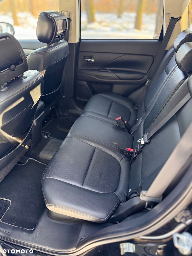 Mitsubishi Outlander Intense + - 26