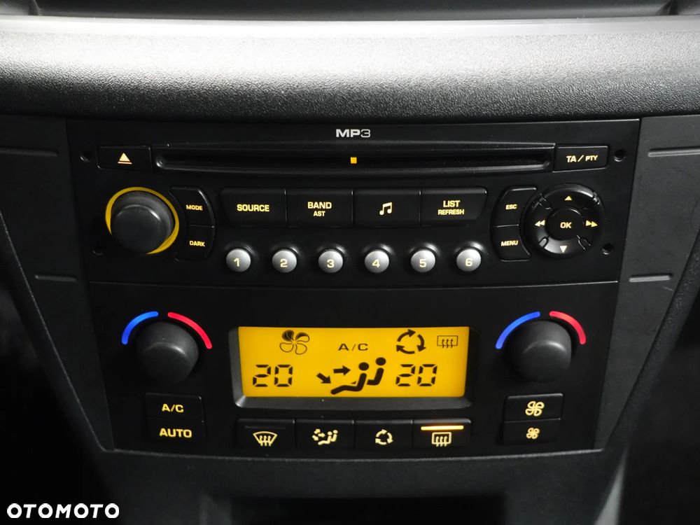 Citroën C4 1.6 HDi FAP Style - 32