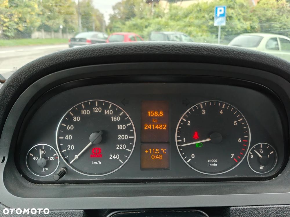 Mercedes-Benz Klasa A 150 BlueEFFICIENCY Avantgarde - 22