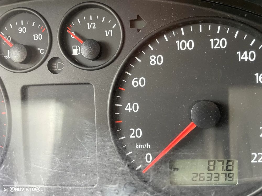 VW Caravelle 1.9 TDi Confortl. 6L - 19