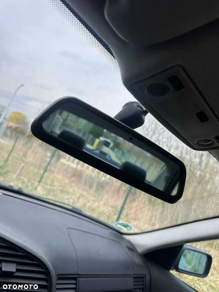 BMW Seria 3 318i - 11