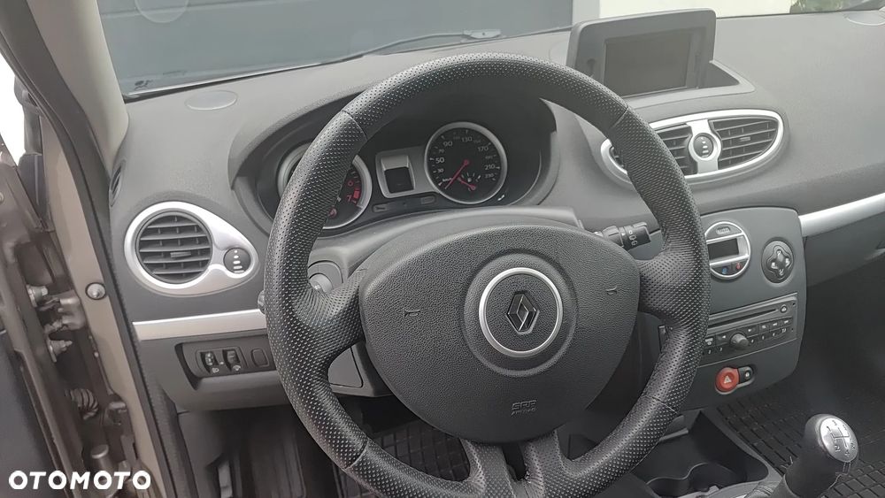 Renault Clio - 16