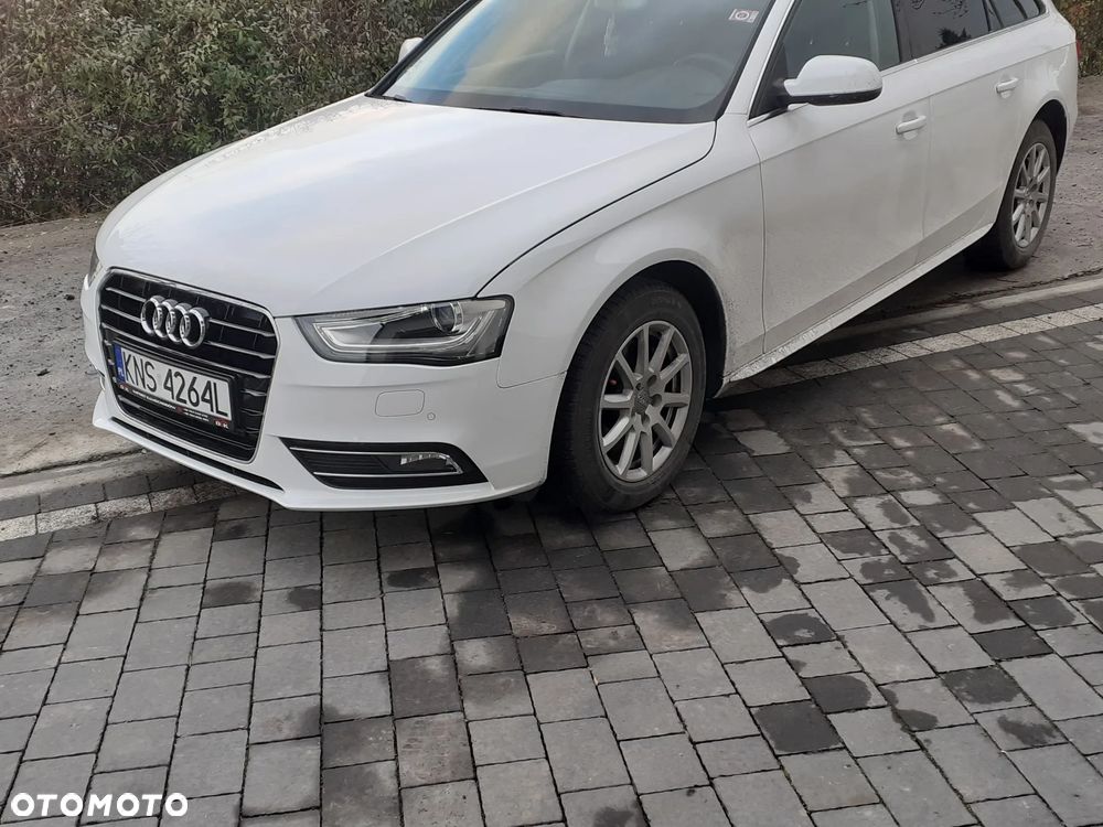Audi A4 Avant 2.0 TDI DPF quattro S tronic Attraction - 4