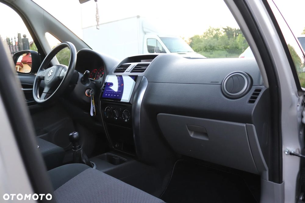 Suzuki SX4 1.6 VVT 4x4 Comfort - 28