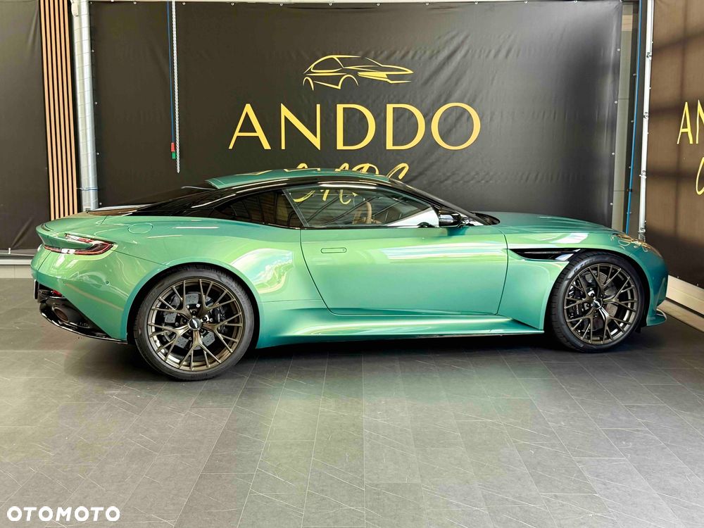 Aston Martin DB12 - 11