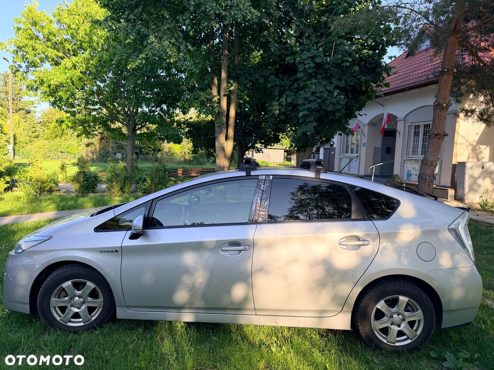 Toyota Prius 1.8 HSD Prestige - 6