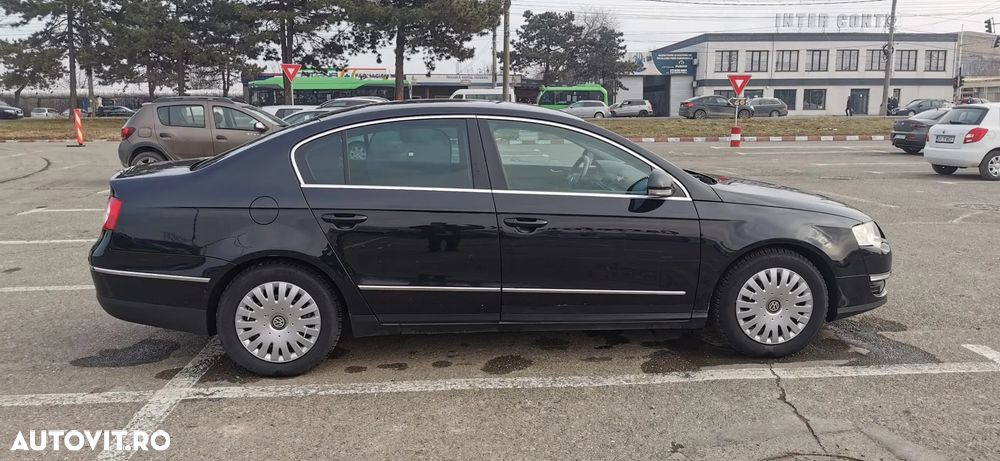 Volkswagen Passat 1.6 FSI Sportline - 5