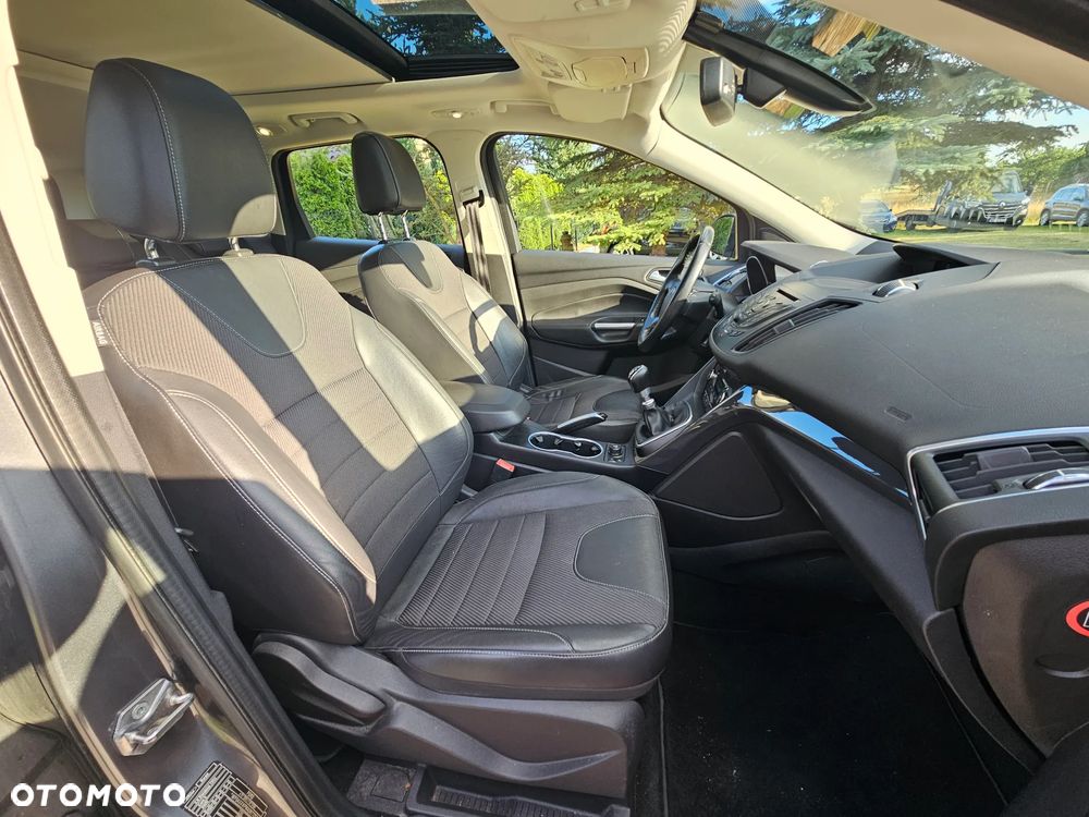 Ford Kuga 2.0 TDCi 4x4 Titanium - 14