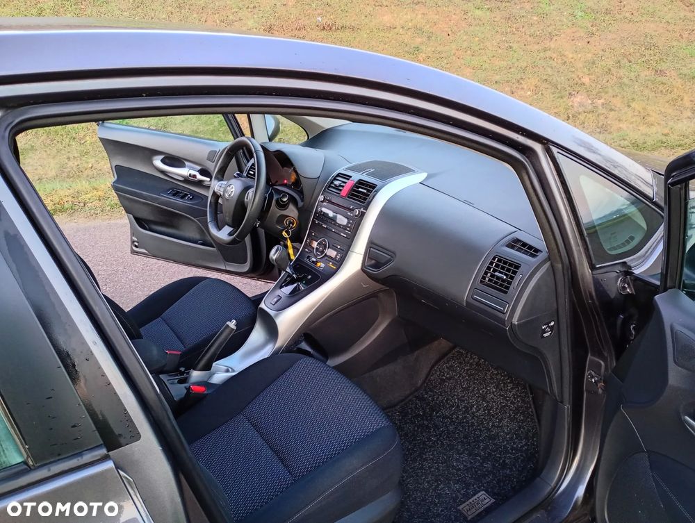 Toyota Auris 1.6 Premium Comfort MS - 5