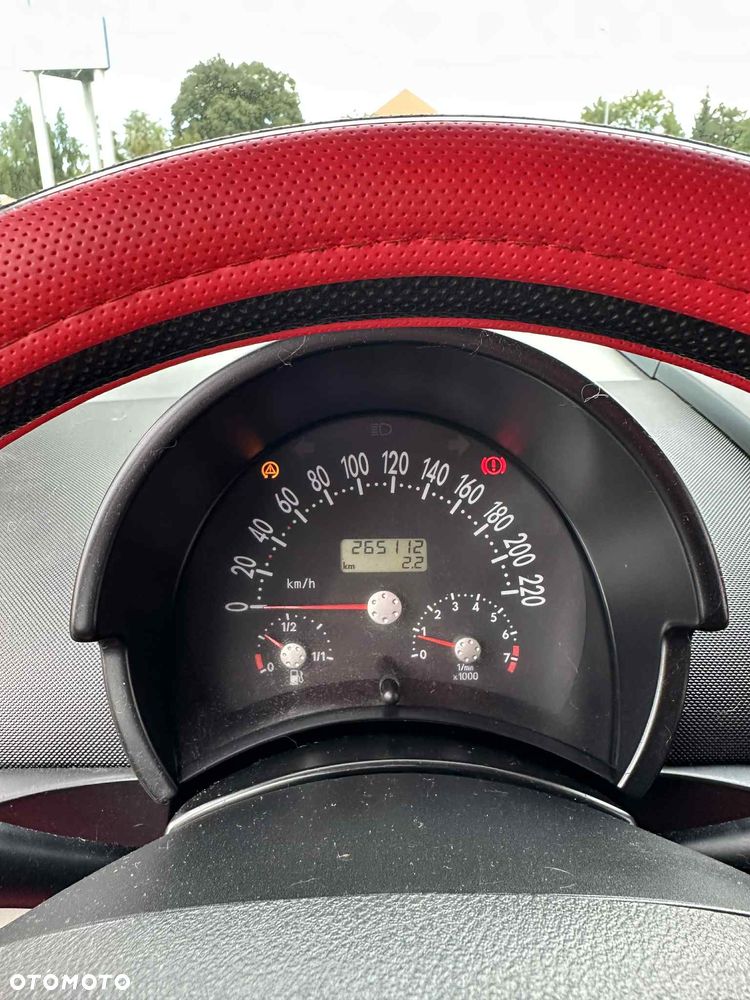 Volkswagen New Beetle - 7