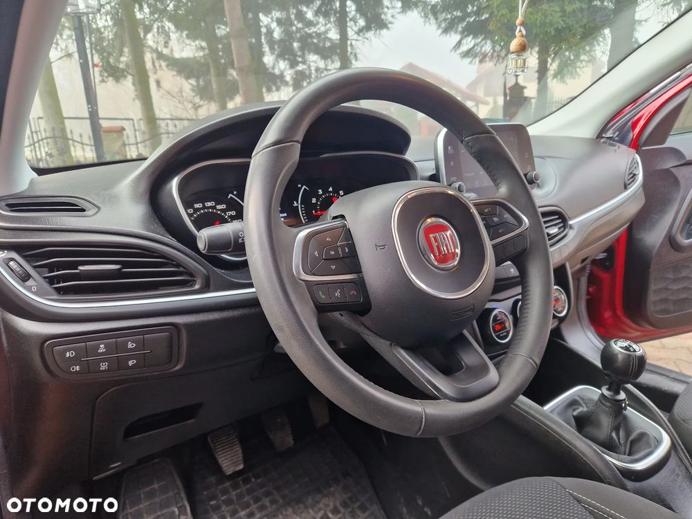 Fiat Tipo 1.4 T-Jet 16v Lounge EU6d - 18