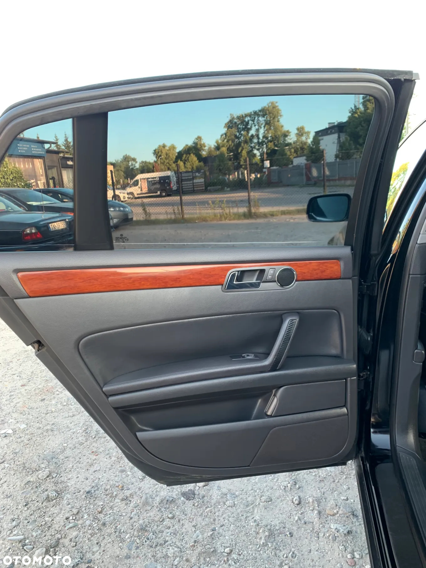Volkswagen Phaeton 3.0 V6 TDI 4Mot (5 os.) - 32