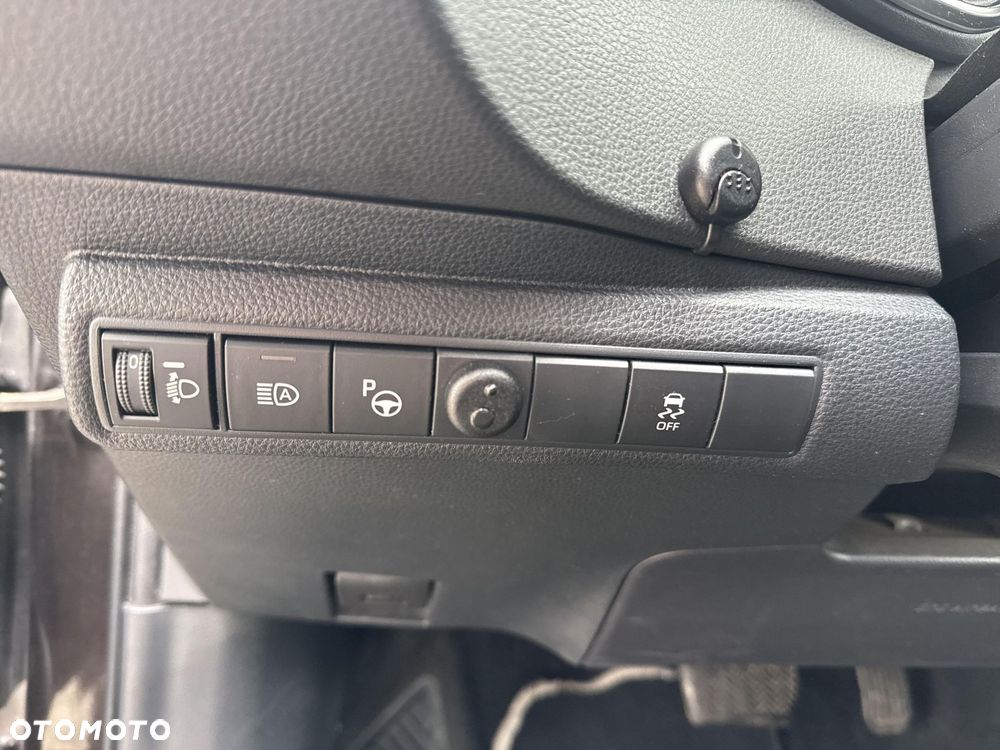 Toyota Corolla 1.8 Hybrid Comfort - 18