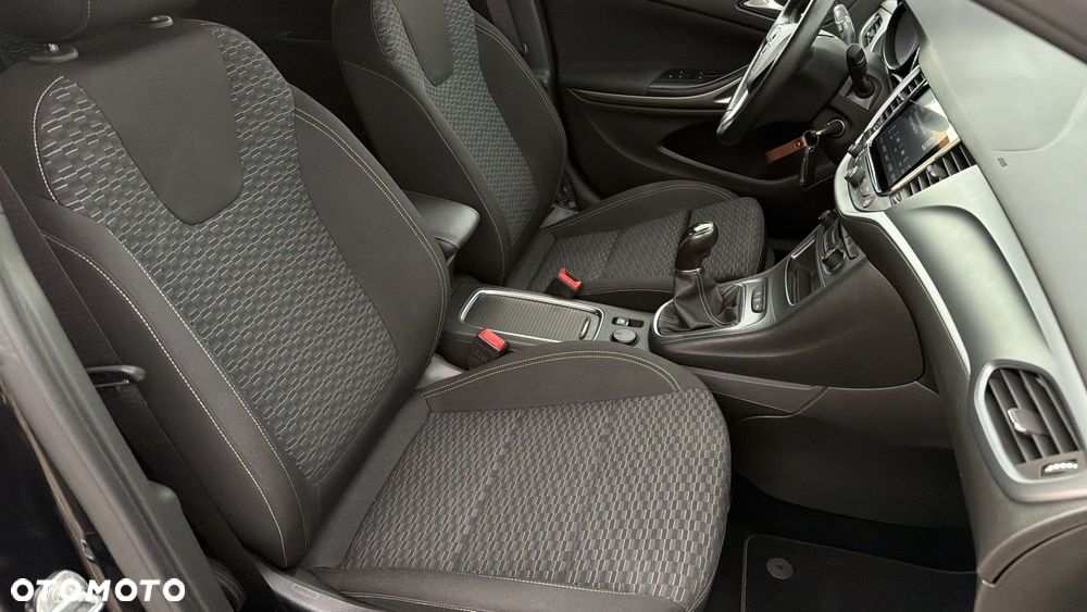 Opel Astra 1.4 Turbo Innovation - 36