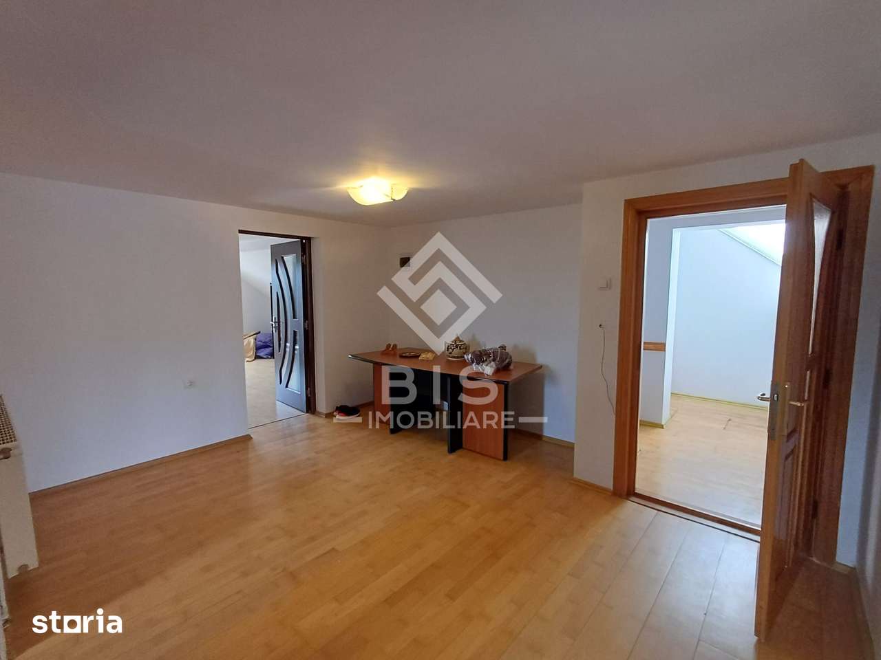 Apartament 3 camere, etaj 3 zona NORD — fotografia 1