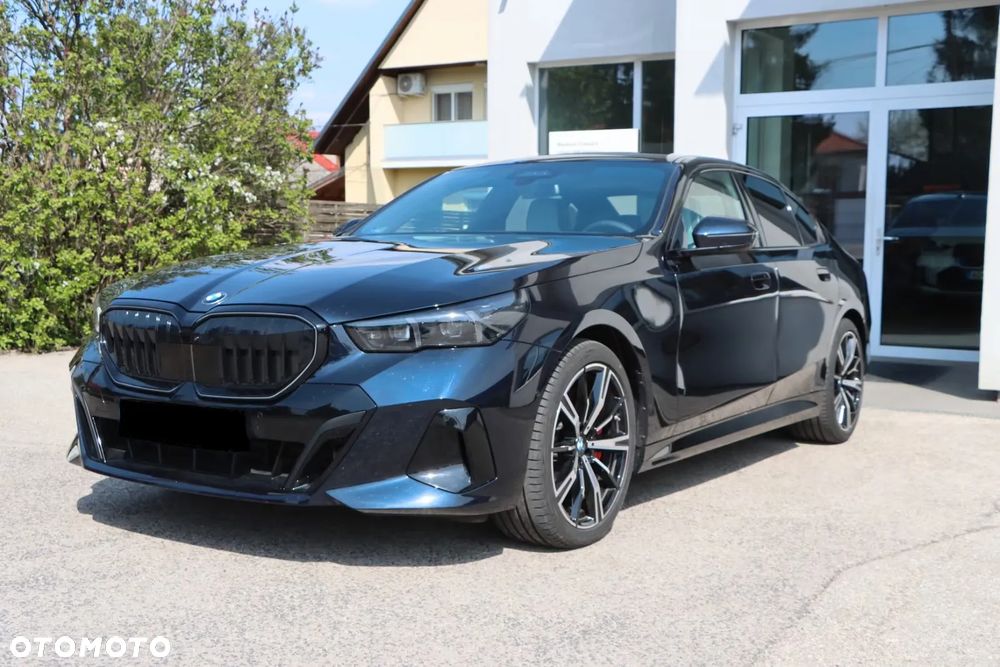 BMW Seria 5 540d xDrive mHEV M Sport - 23