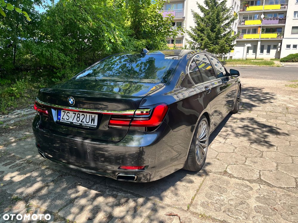 BMW Seria 7 750i - 10