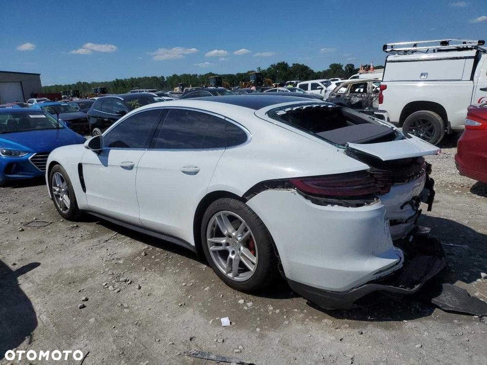 Porsche Panamera 971, z 2018 roku, model USA — części. - 4