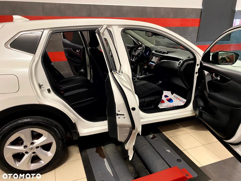 Nissan Qashqai 1.6 dCi Xtronic TEKNA+ - 24