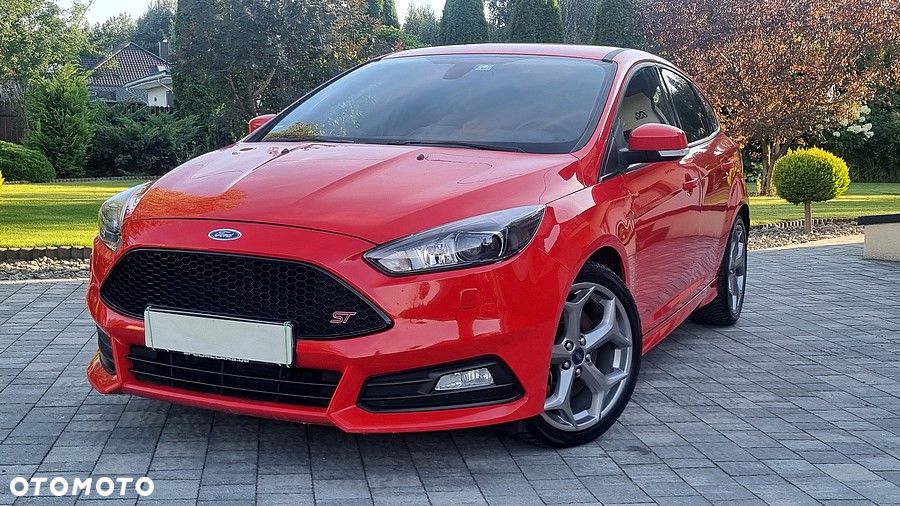 Ford Focus 2.0 EcoBoost ST mit Leder-Sport-Paket - 1