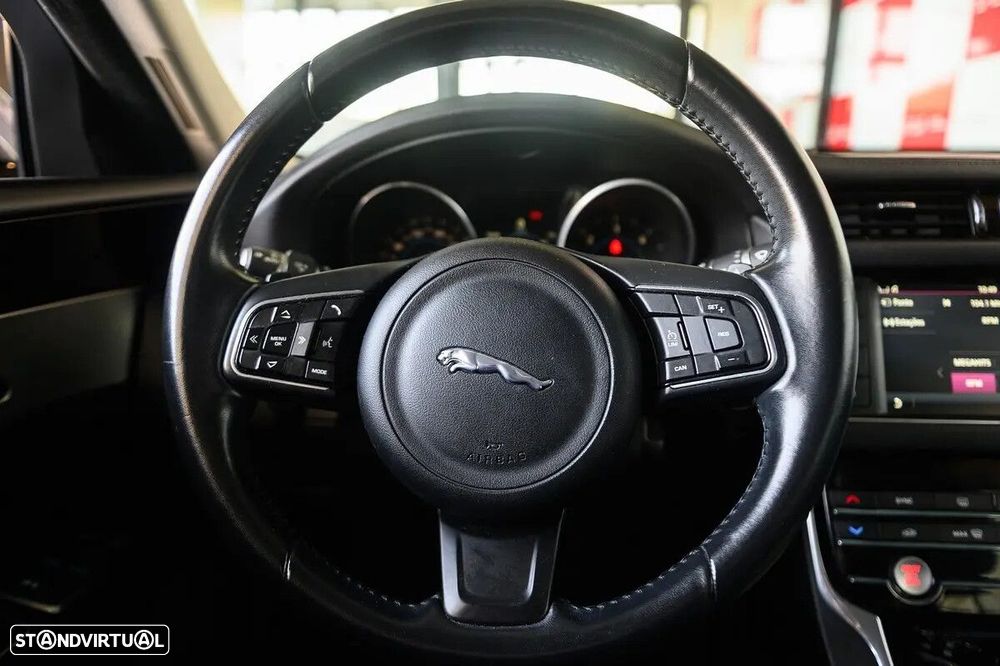 Jaguar XF 2.0 D R-Sport Aut. - 45