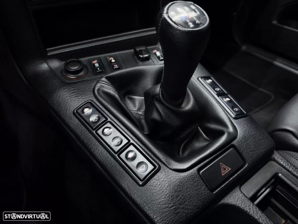 BMW 318 i Cabriolet M Sport - 35