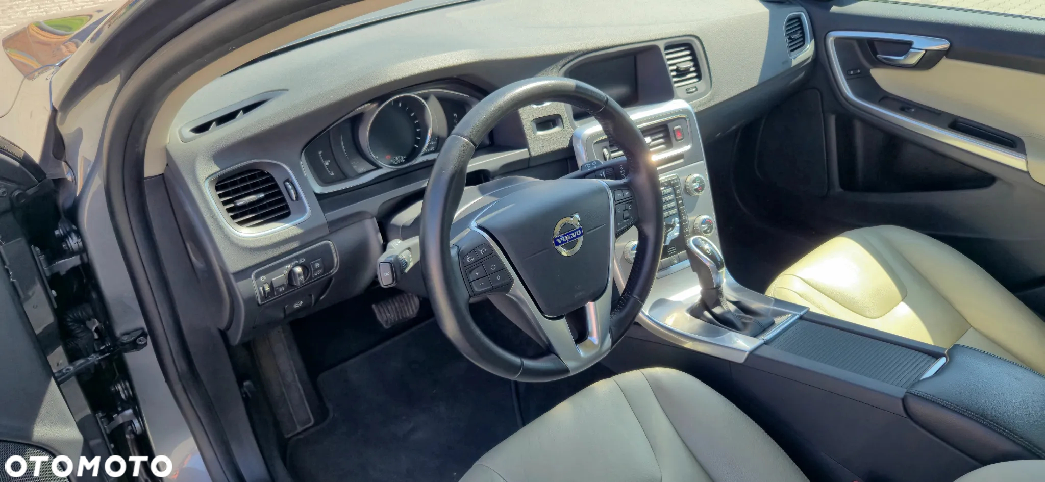 Volvo V60 Cross Country T5 AWD Summum - 9