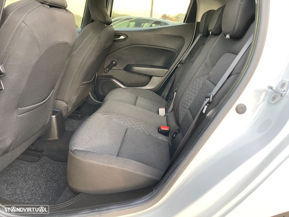 Renault Clio TCe 100 BUSINESS EDITION - 28