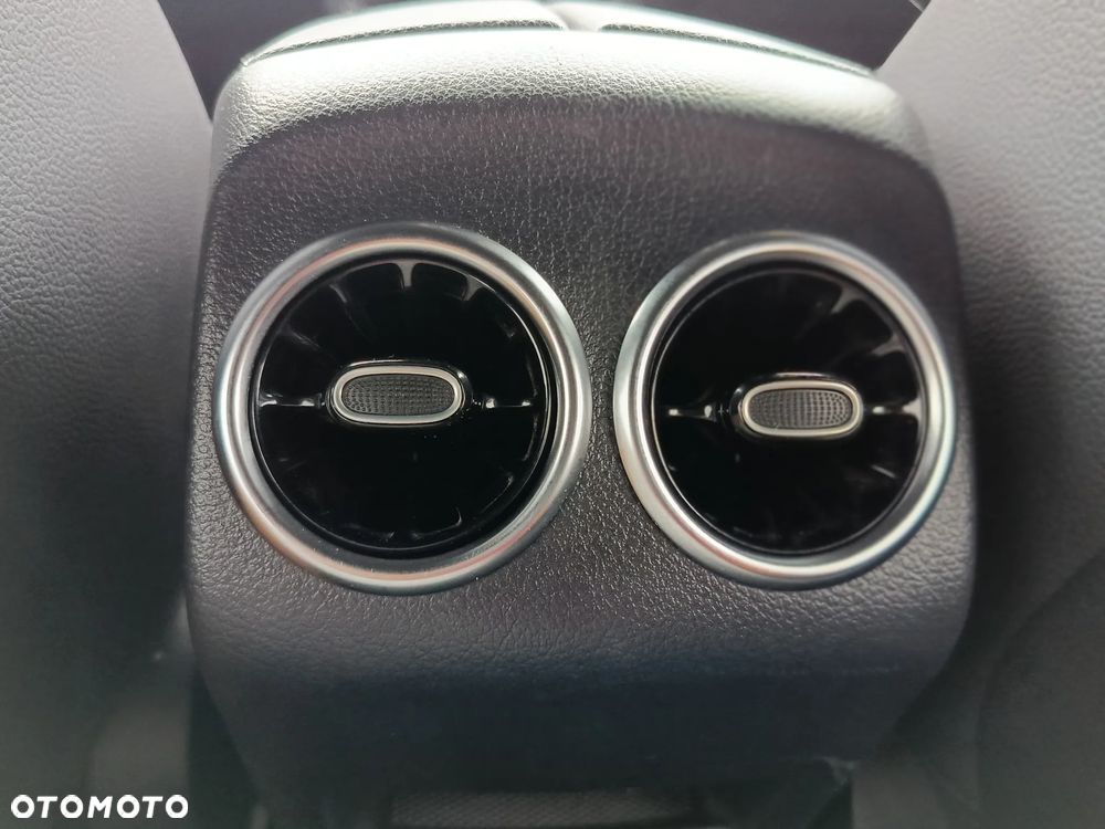 Mercedes-Benz Klasa B 160 Edition 2021 - 34