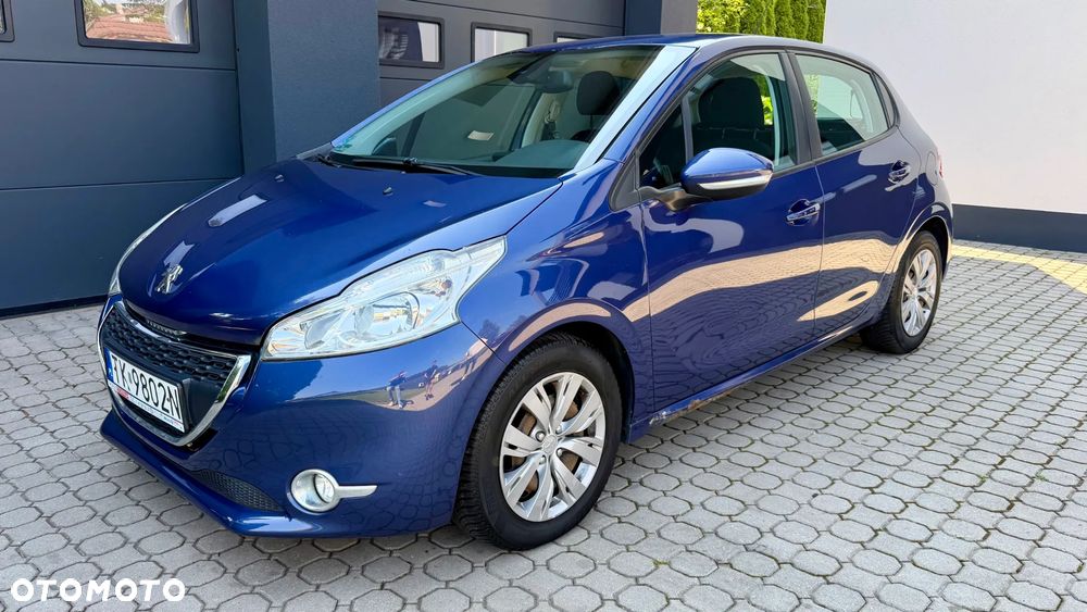 Peugeot 208 - 1