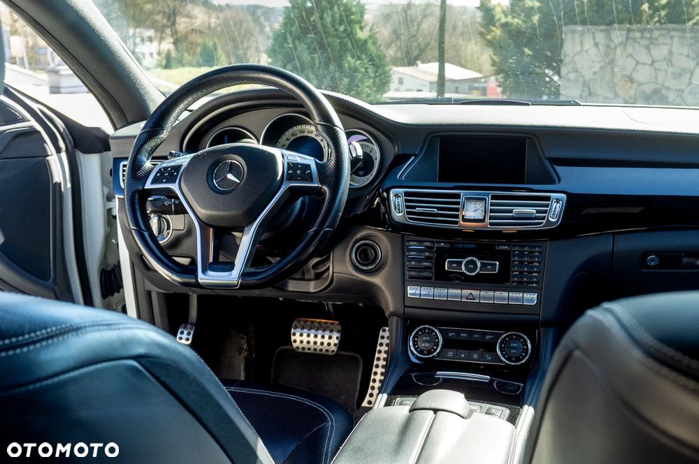 Mercedes-Benz CLS 500 4-Matic BlueEff - 24