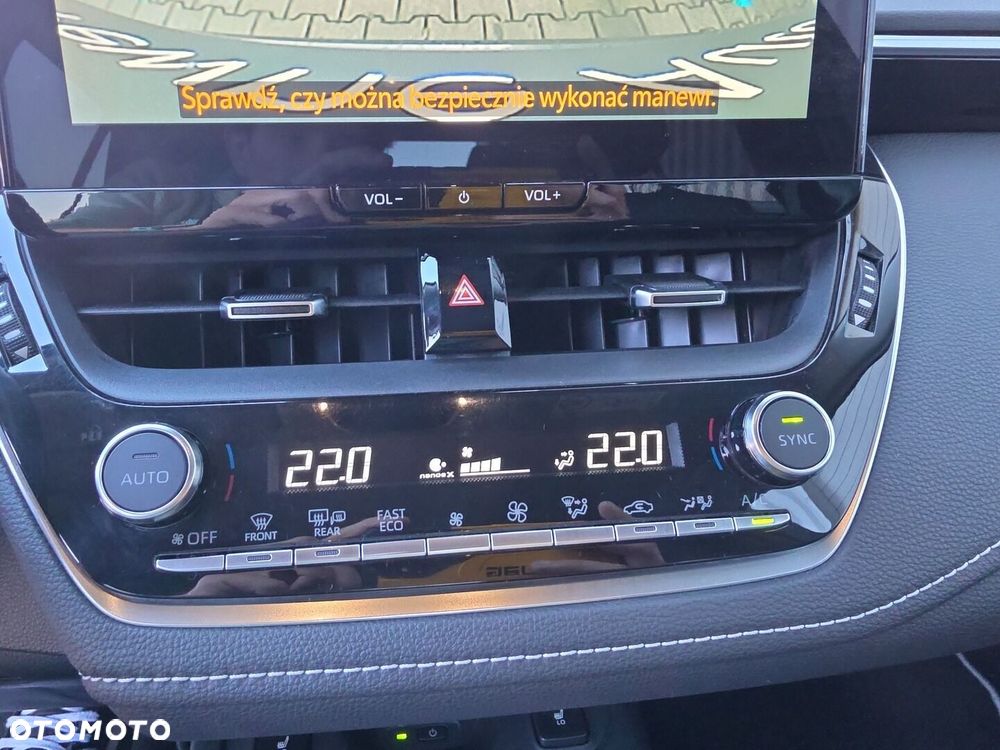 Toyota Corolla 1.8 Hybrid Style - 17