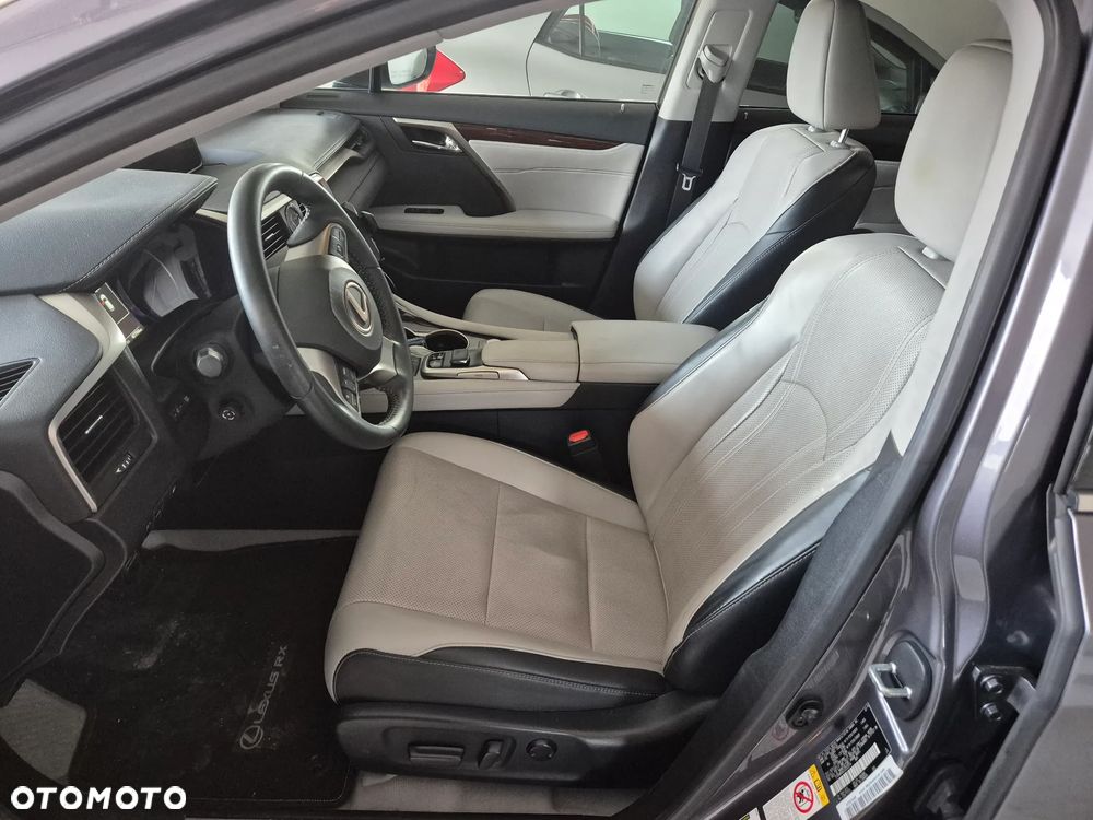 Lexus RX - 9