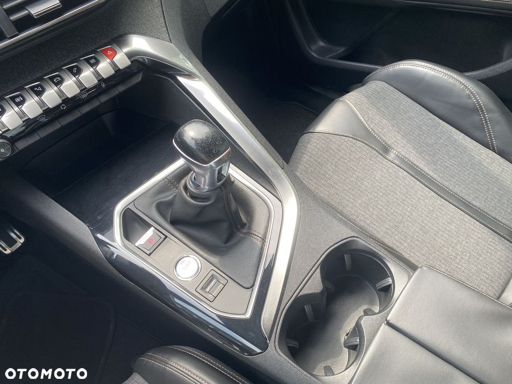 Peugeot 3008 - 22