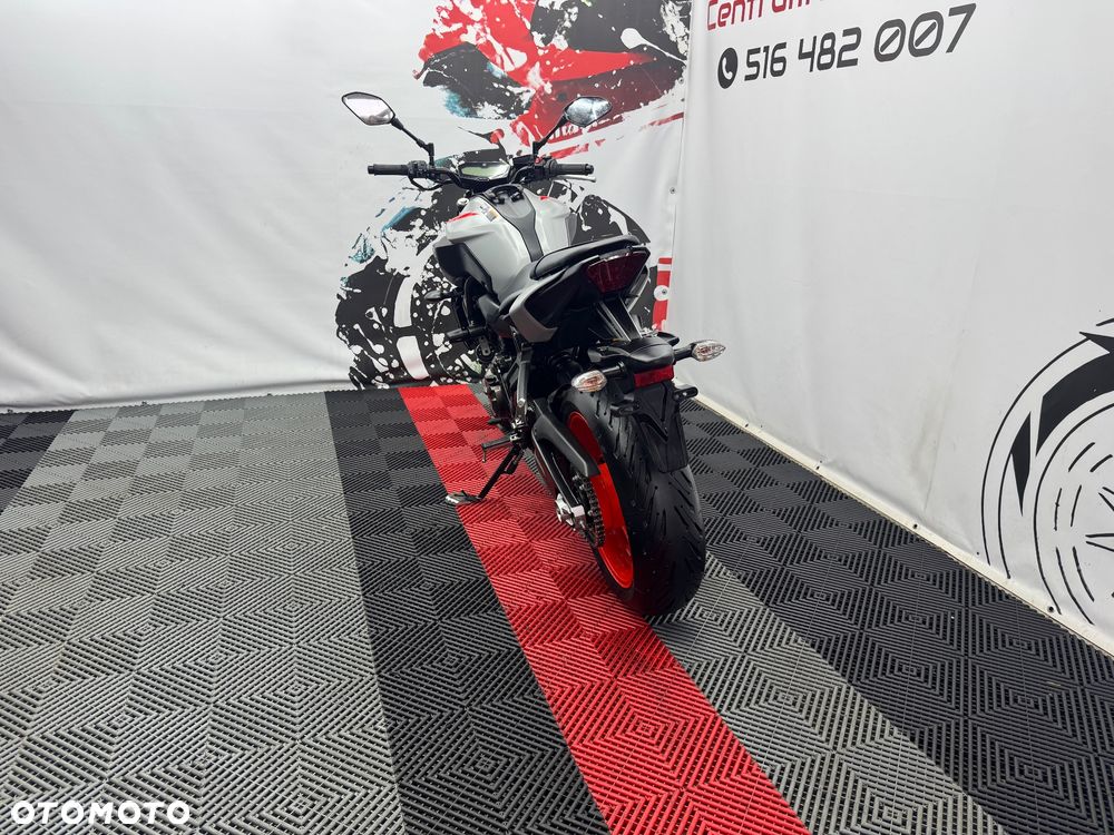 Yamaha MT - 5