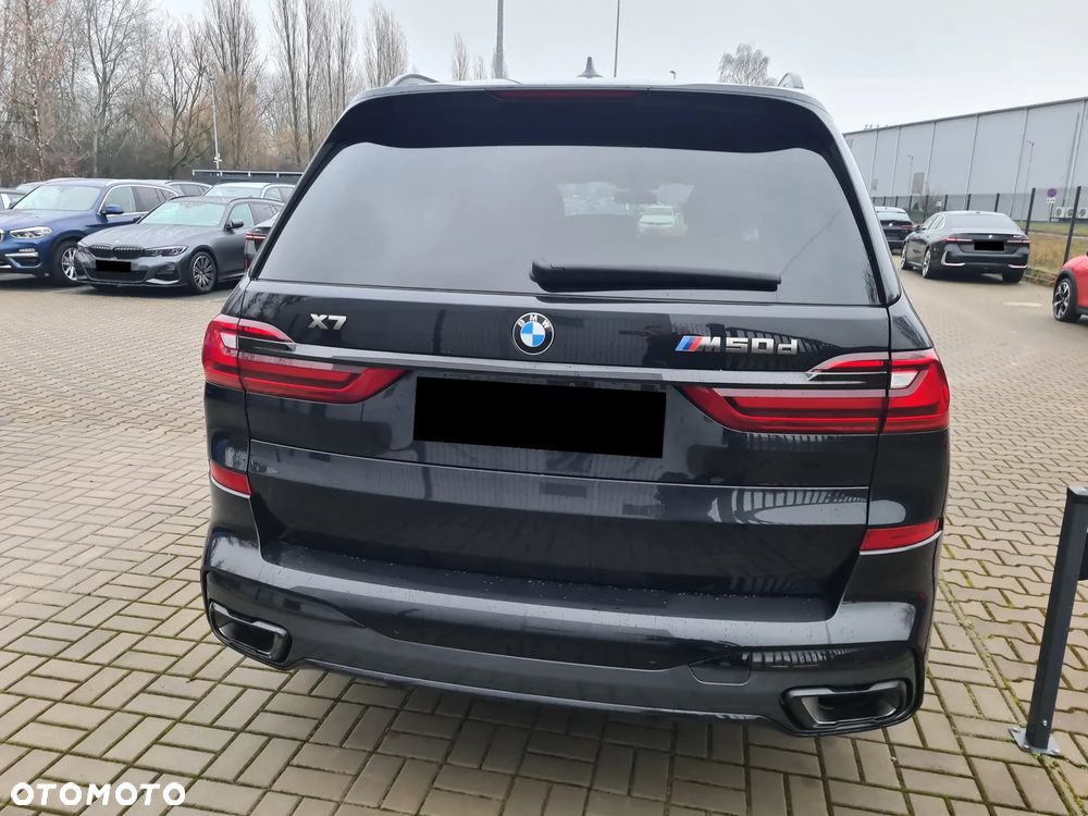 BMW X7 - 7