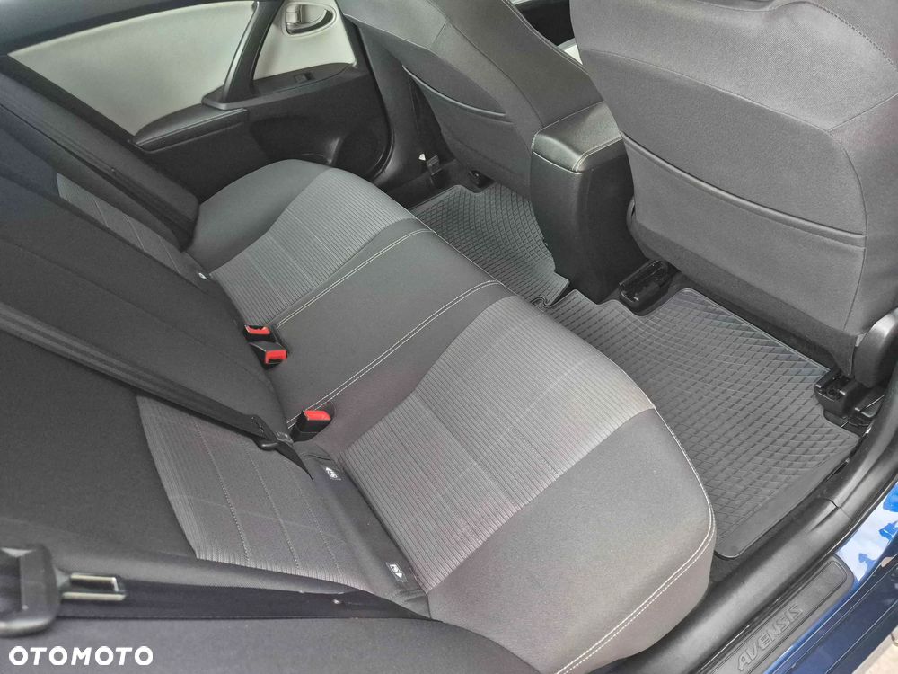 Toyota Avensis 2.0 D-4D Premium - 7