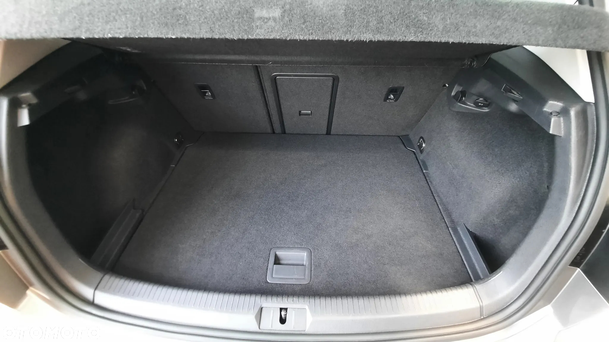 Volkswagen Golf 1.4 TSI BlueMotion Technology Lounge - 32