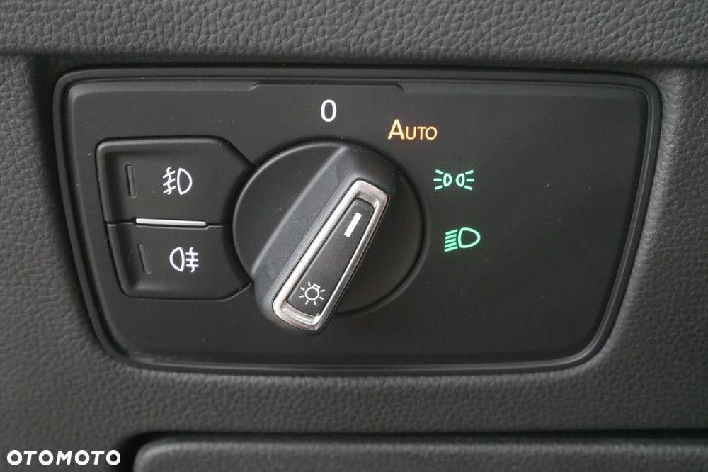 Volkswagen Passat Variant 2.0 TSI Business DSG - 26