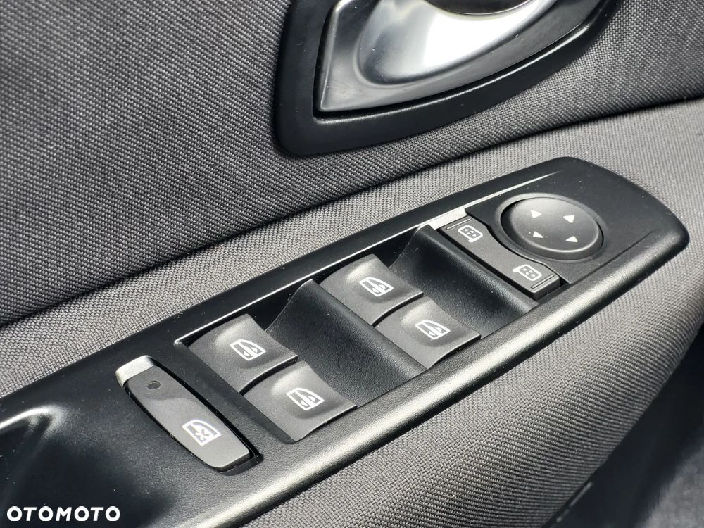 Renault Scenic 1.6 16V 110 Expression - 12