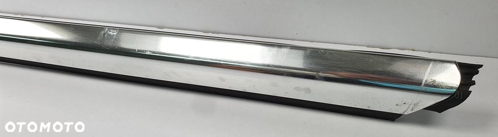 LISTWA SZYBY LEWY PRZÓD MERCEDES W207 A2077200300 - 2