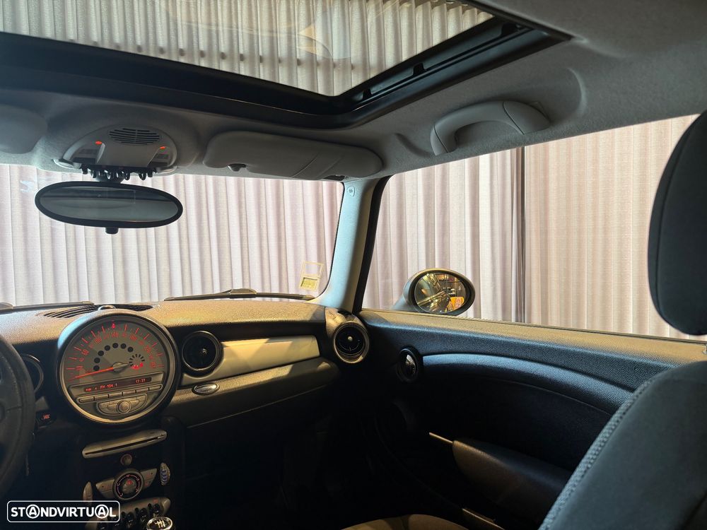 MINI 3 Portas Cooper D - 22