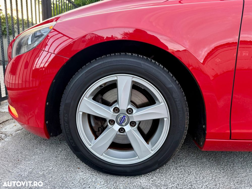 Volvo V40 T2 Momentum - 13