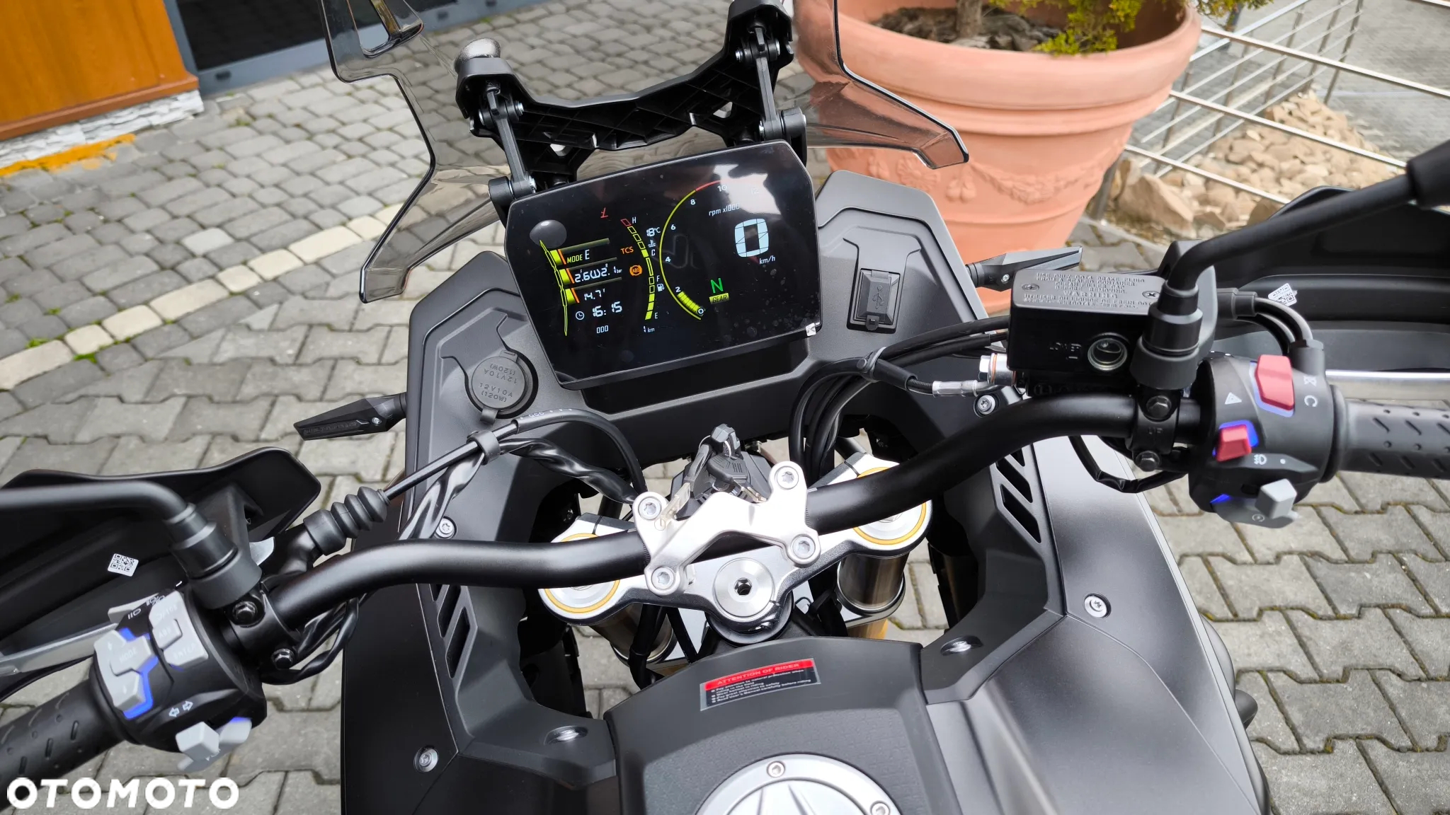 VOGE 625DSX - 10