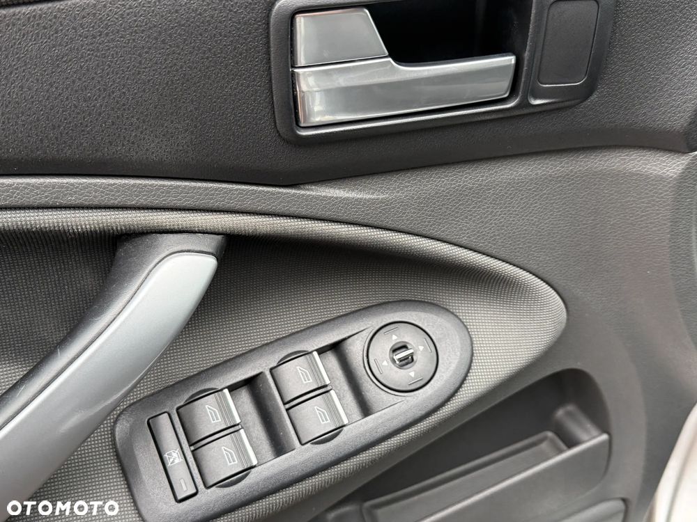 Ford Kuga 2.0 TDCi 4x4 Trend - 13